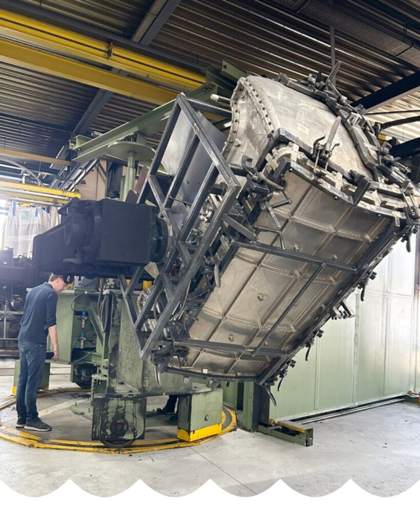 Zo werd de eerste bank gebakken! Rotatie gieten bij Pentas in Almelo